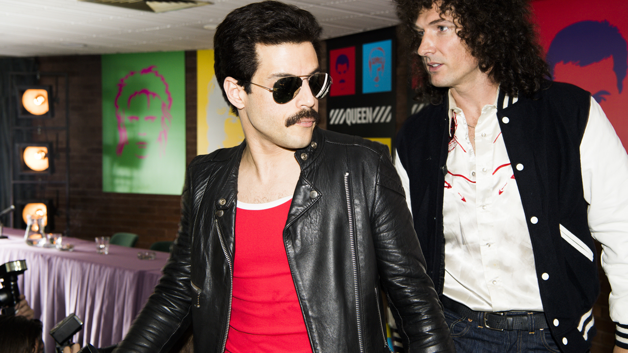 DF-14964_R – Rami Malek (Freddie Mercury) and Gwilym Lee (Brian May) star in Twentieth Century Fox’s BOHEMIAN RHAPSODY. Photo Credit: Alex Bailey.