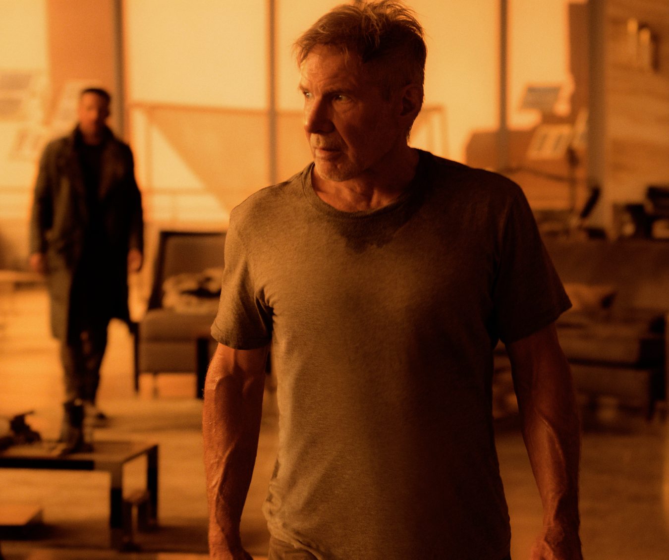 (L-R) RYAN GOSLING as K and HARRISON FORD as Rick Deckard in Alcon EntertainmentÕs sci fi thriller ÒBLADE RUNNER 2049 in association with Columbia Pictures, domestic distribution by Warner Bros. Pictures and international distribution by Sony Pictures Releasing International.