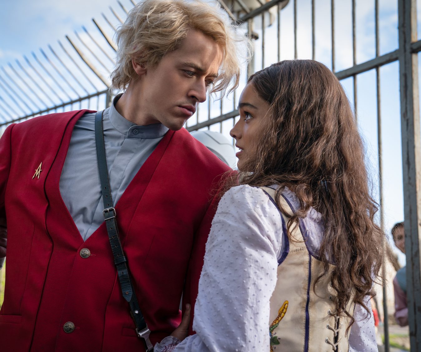 Tom Blyth as Coriolanus Snow and Rachel Zegler as Lucy Gray Baird in The Hunger Games: The Ballad of Songbirds and Snakes. Photo Credit: Murray Close